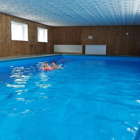 Ferienwohnung Am Waldsee Mit Schwimmbad 盖恩斯巴赫 外观 照片
